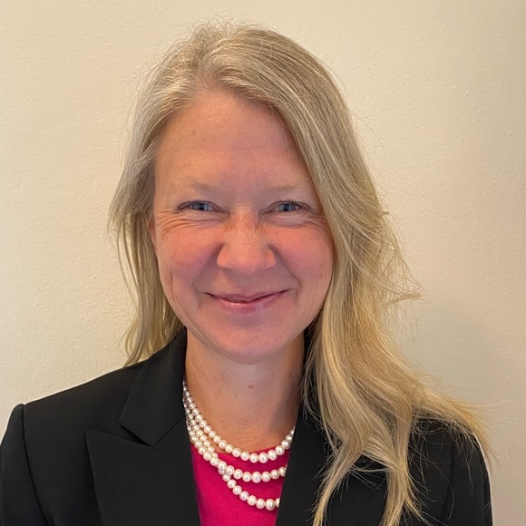 Meet your Posher, Kim - Picture 2 of 2